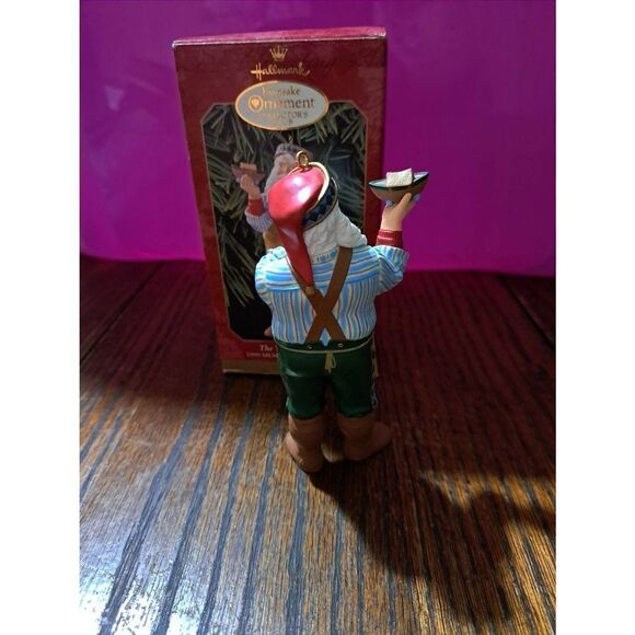 Vintage 1999 Hallmark Keepsake Toymakers Gift Santa Christmas Holiday Ornament - Picture 2 of 4